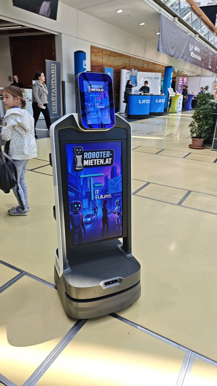 Display Roboter auf Messe